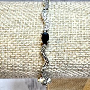 Silver Tone Black Oval Black Stone Bracelet 7.5" Box Clasp PAJ BB Illusion Wavy